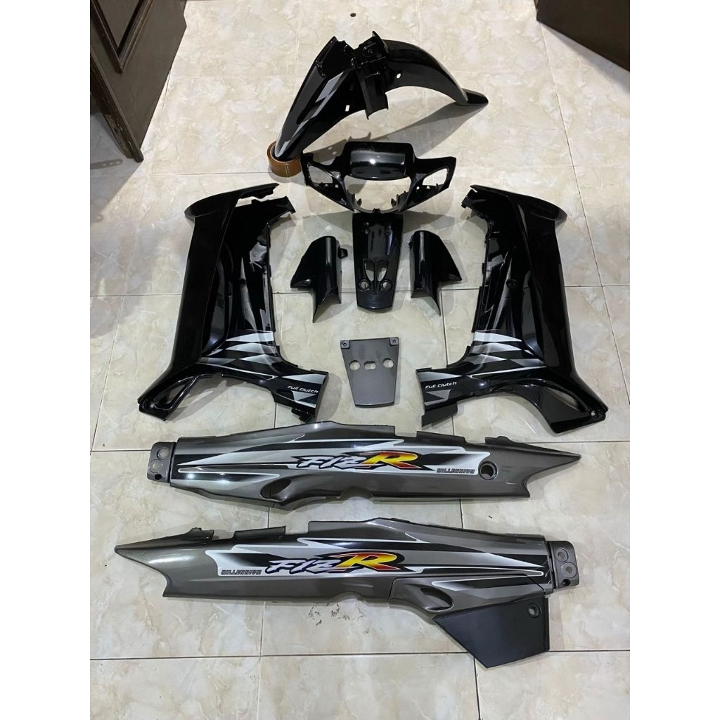 Cover Body Bodi Halus Yamaha FizR FisR Milinium Warna Abu-abu Hitam Plus Stripping