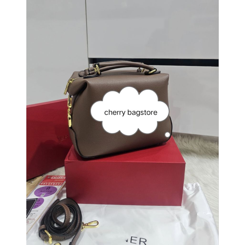 Cherrybag Store II Tas Premium Wanita Aig bagTas Satchel handle Sling Uk26cm dengan box talipanjang 