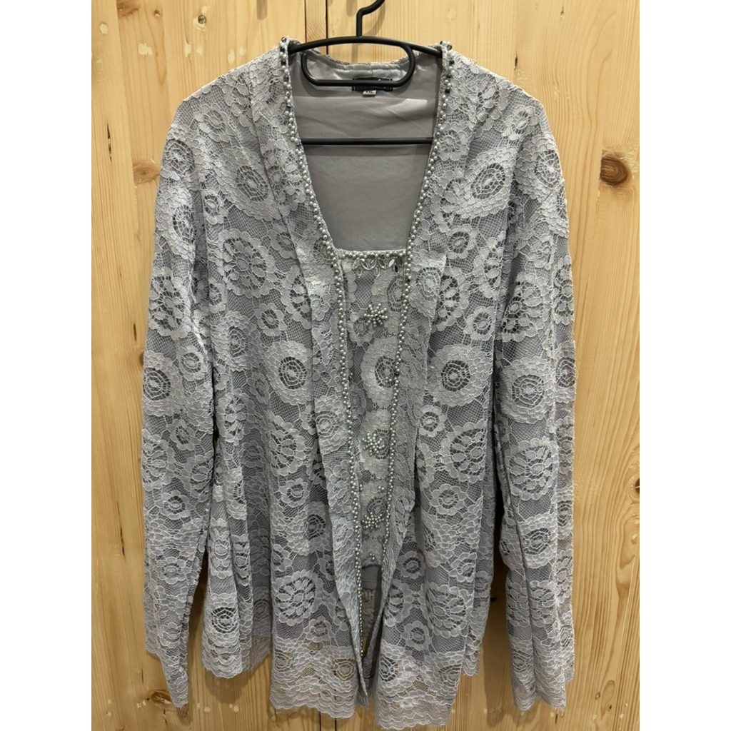KEBAYA ABU-ABU