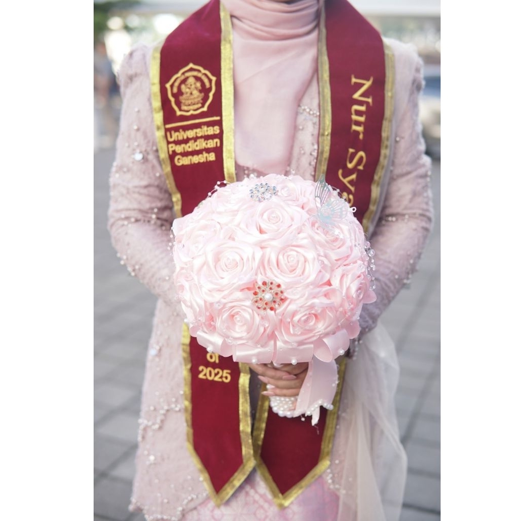 HAND BUCKET ROUND MODEL TERBARU/BUKET PITA SATIN/ WEDDING BUKET/ BUKET PENGANTIN/BUKET WISUDA/ GRADU