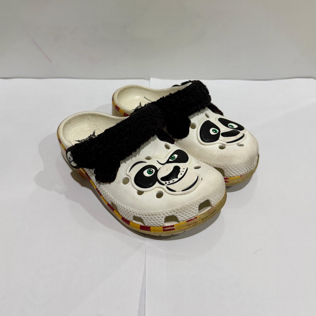 Sendal Sepatu Anak Laki Crocs Original Kung Fu Panda Putih 12