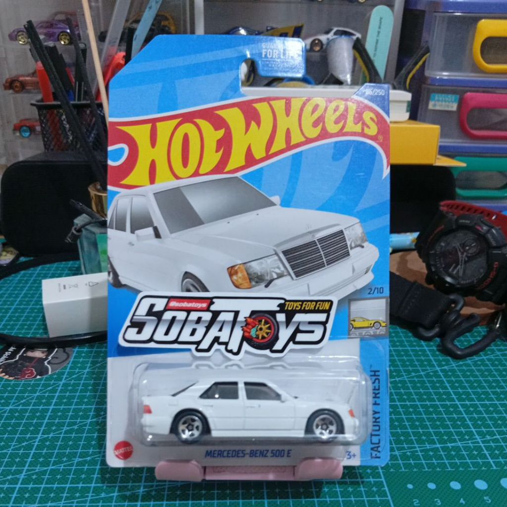 HOTWHEELS MERCEDES-BENZ 500E
