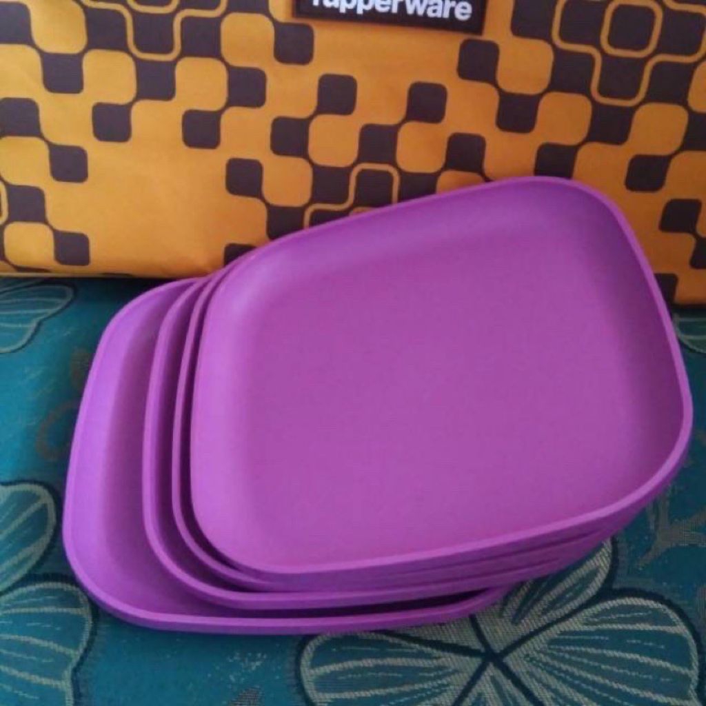 Piring makan  kotak breakfast tupperware ungu / biru eceran 1 pcs