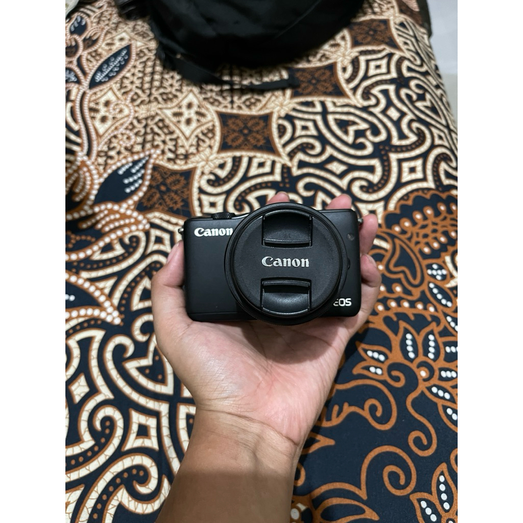 Canon eos M10