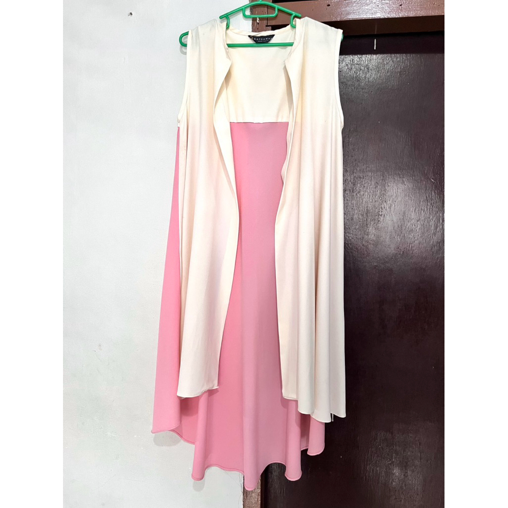 outer pink/ outer muslimah