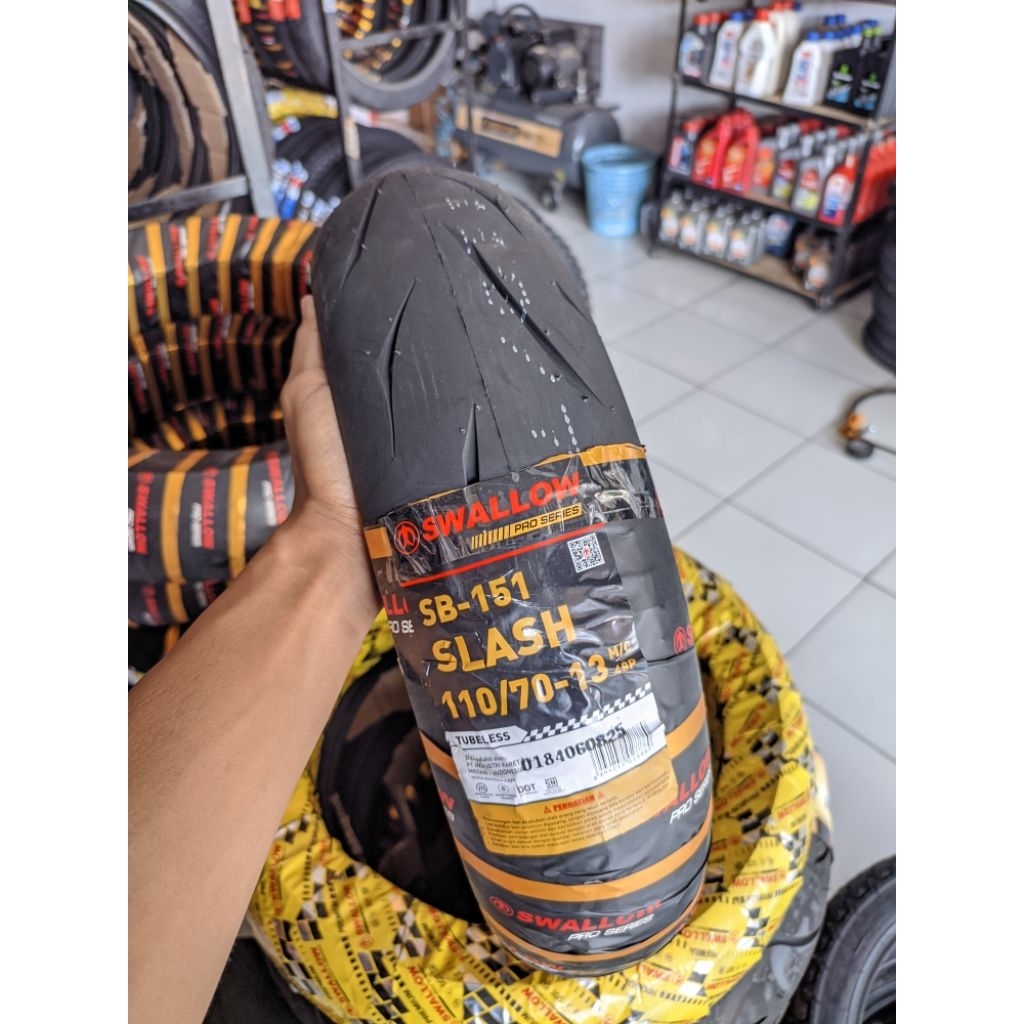 (SOFTCOMPOUND) BAN SWALLOW SLASH 110/70-13 UNTUK NMAX DEPAN
