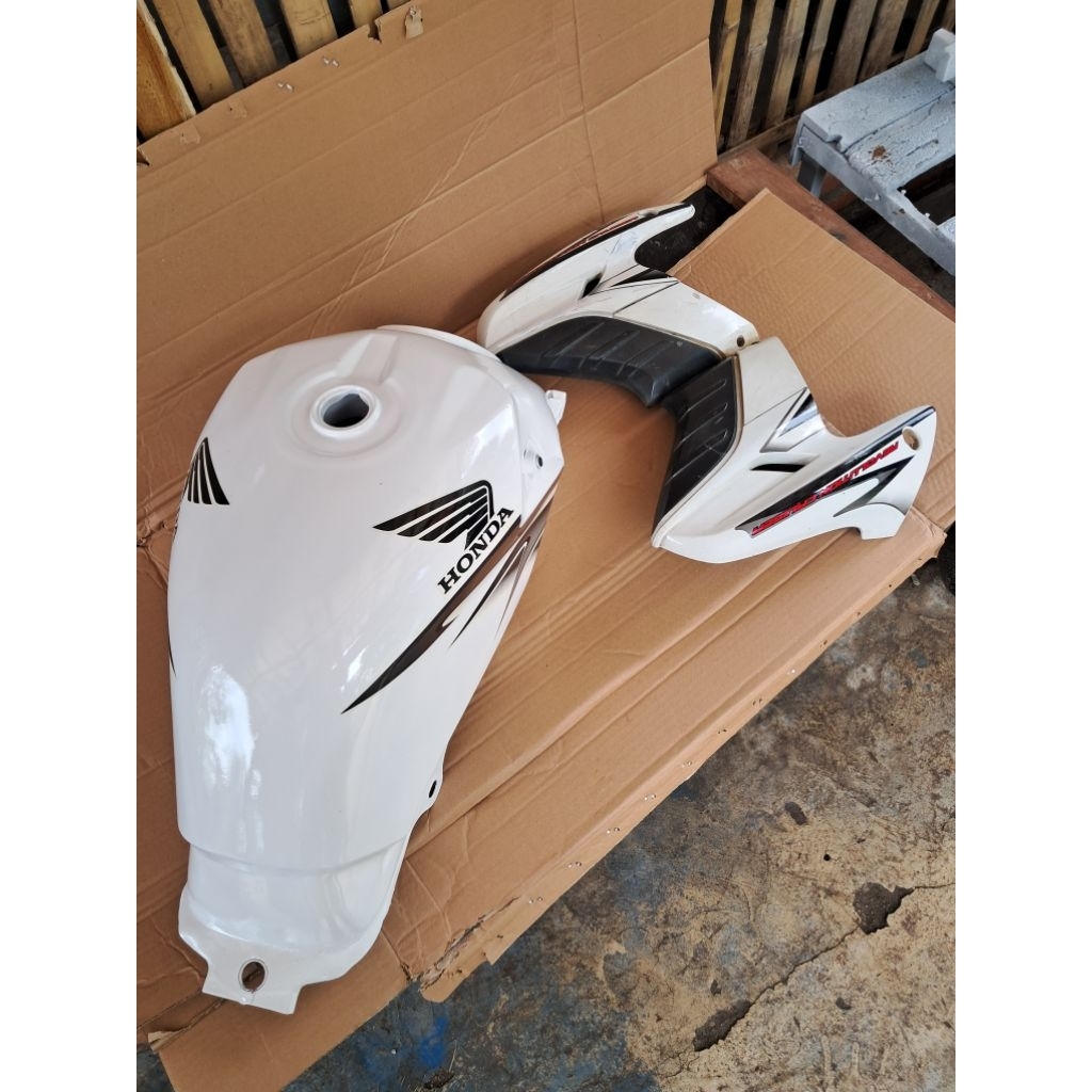 TANGKI TIGER REVO PUTIH SET DENGAN SAYAP REPAINT BARU