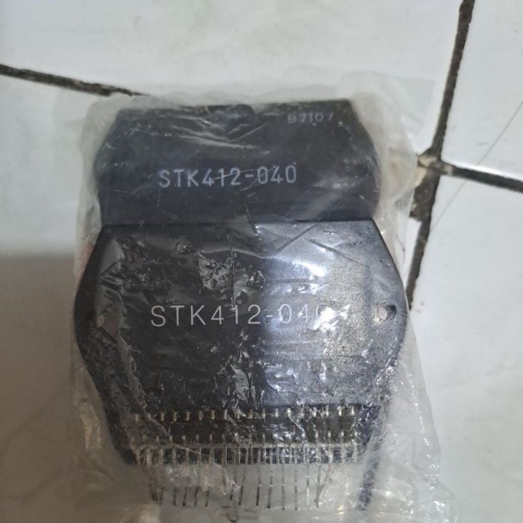 ic/transistor STK 412-040 sesuai photo