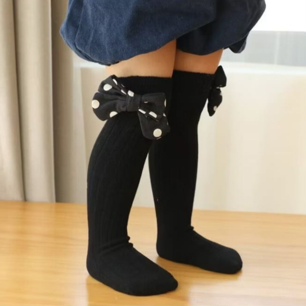 Lafleurkids Black Middle Socks / Kaos Kaki Anak Perempuan / Kaos Kaki Hitam Panjang Anak Perempuan