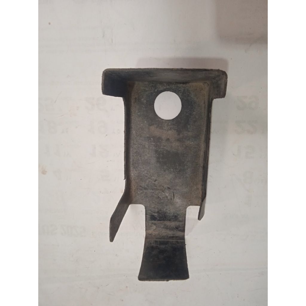 plastic dudukan box aki Honda c70,c50 original