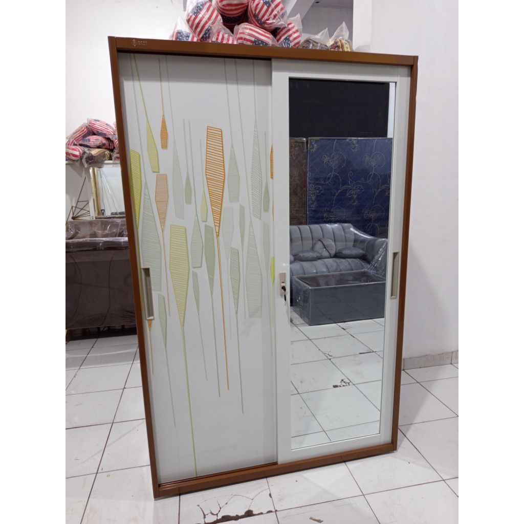 Lemari besi sliding 120cm  /lemari pakaian besi/lemari kaca besi