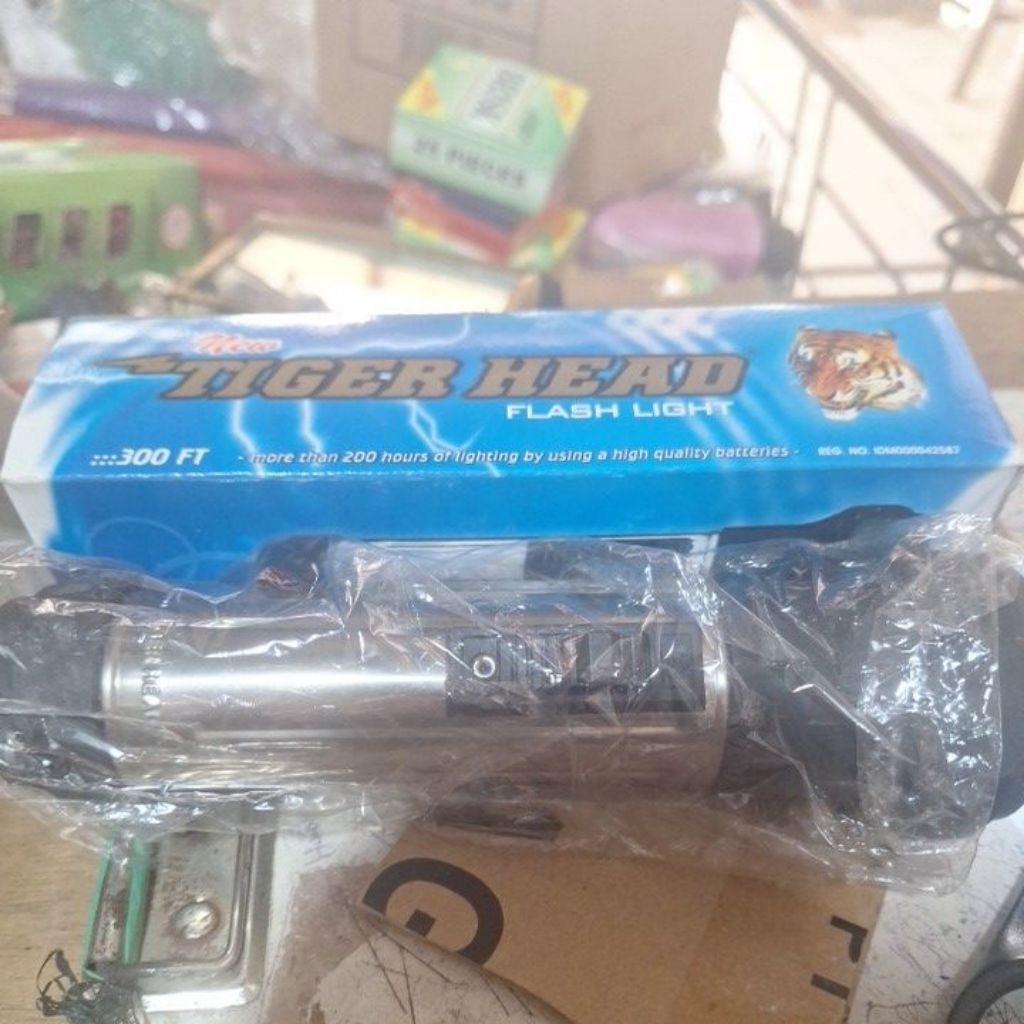 lampu senter menengah 2 baterai [tiger head]