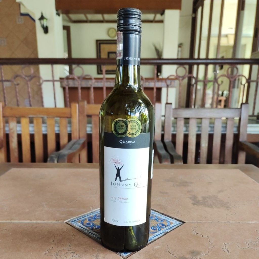 Botol bekas minuman impor