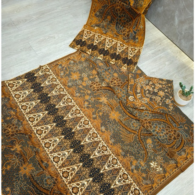 KAIN BATIK SARIMBITAN-Batik Solo Sarimbitan Kain Tumpal, Kain Panjang, dan Selendang NS2 Prima Premi