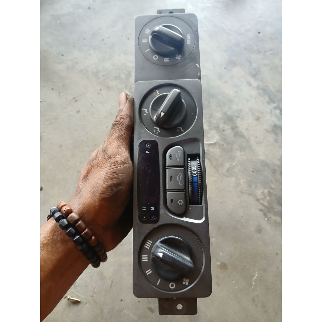 Climate control AC KIA Carnival