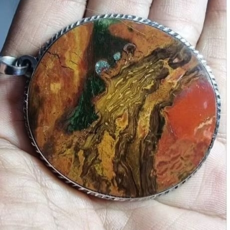 Batu garut gambar liontin bulat ajib