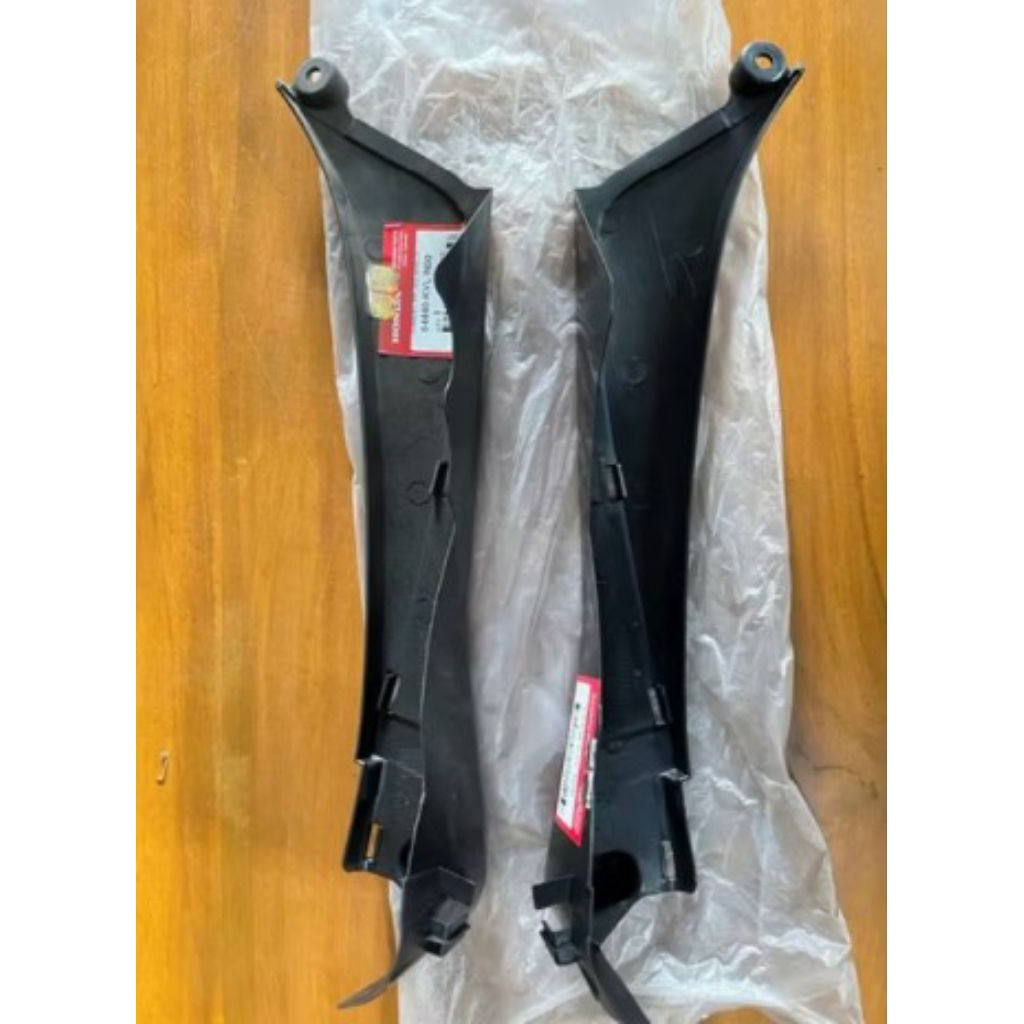 SAMBUNGAN COVER SAYAP LUAR KANAN KIRI HONDA SUPRA X 125 X125 BATMAN ORI AHM 64430-KVL-N00 64440-KVL-