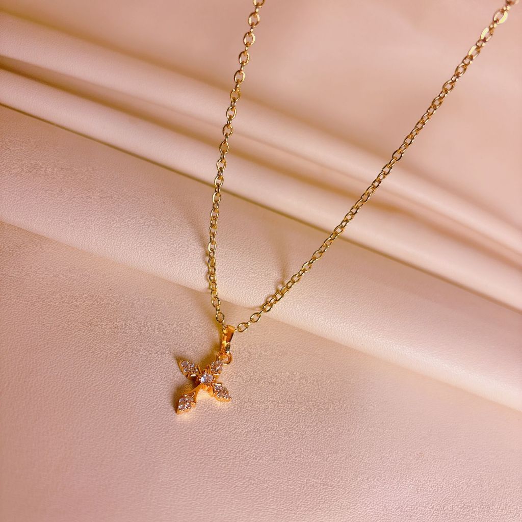 kalung rantai titanium wanita desain salib