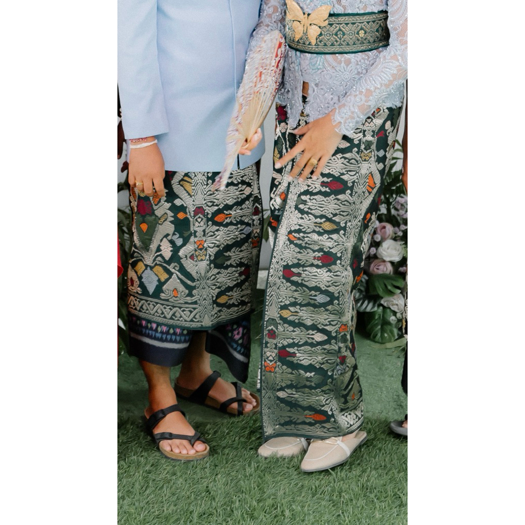 songket bali couple