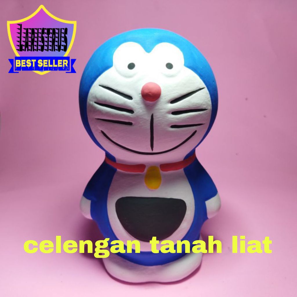 celengan Doraemon tanah liat