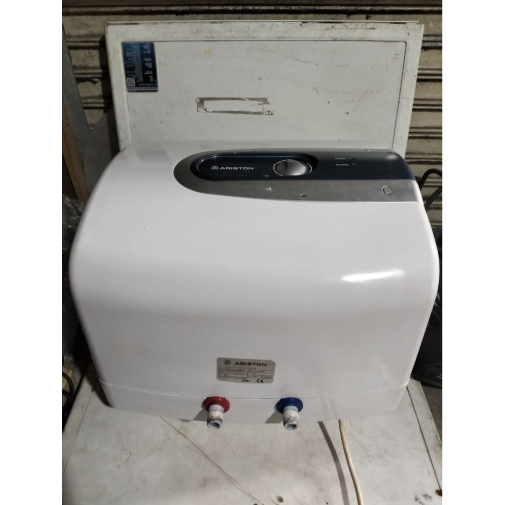 water heater Ariston 30 liter 800 watt