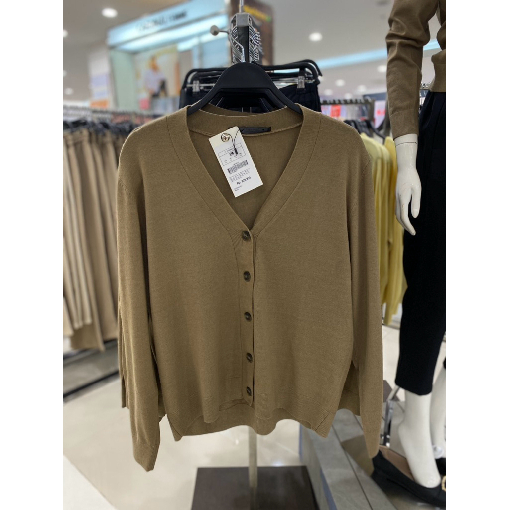 outer sweetr wanita brand SUKO dari Matahari