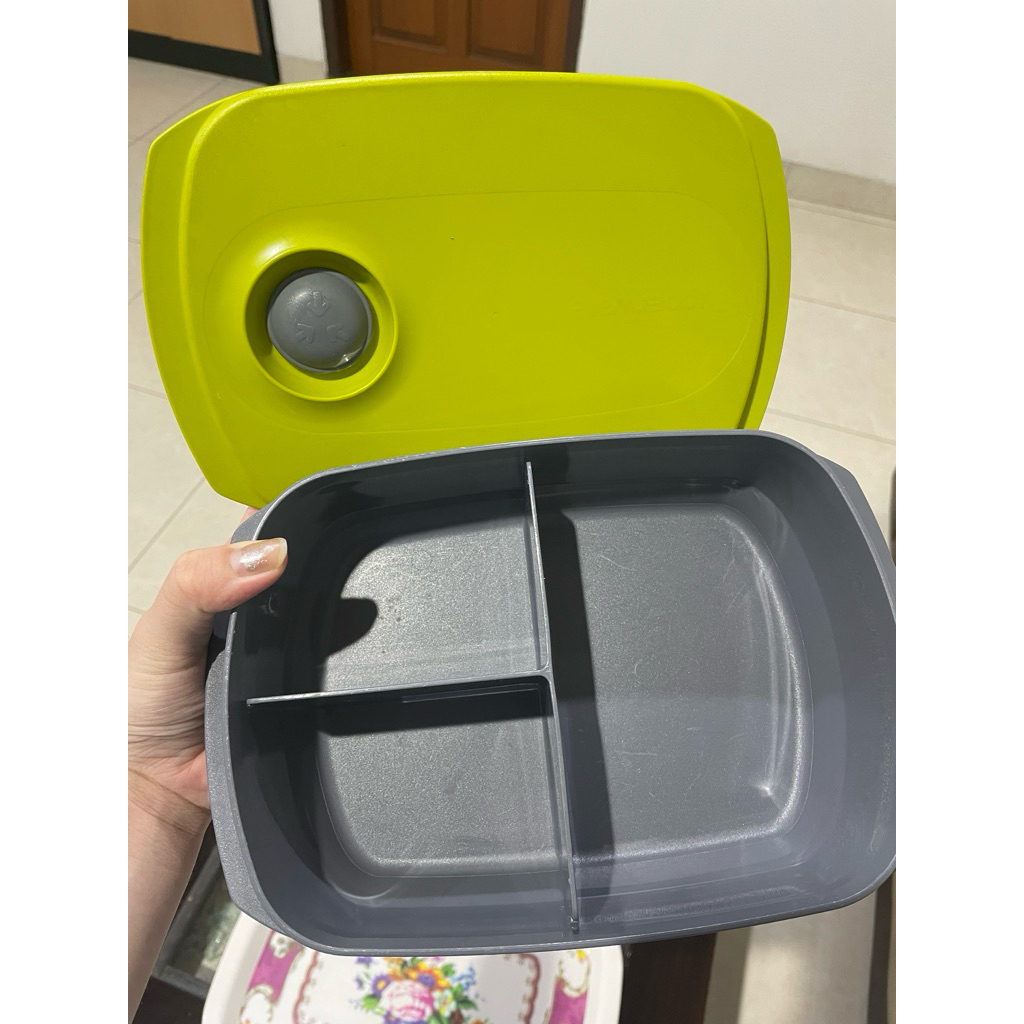 tupperware tempat makan bekal preloved