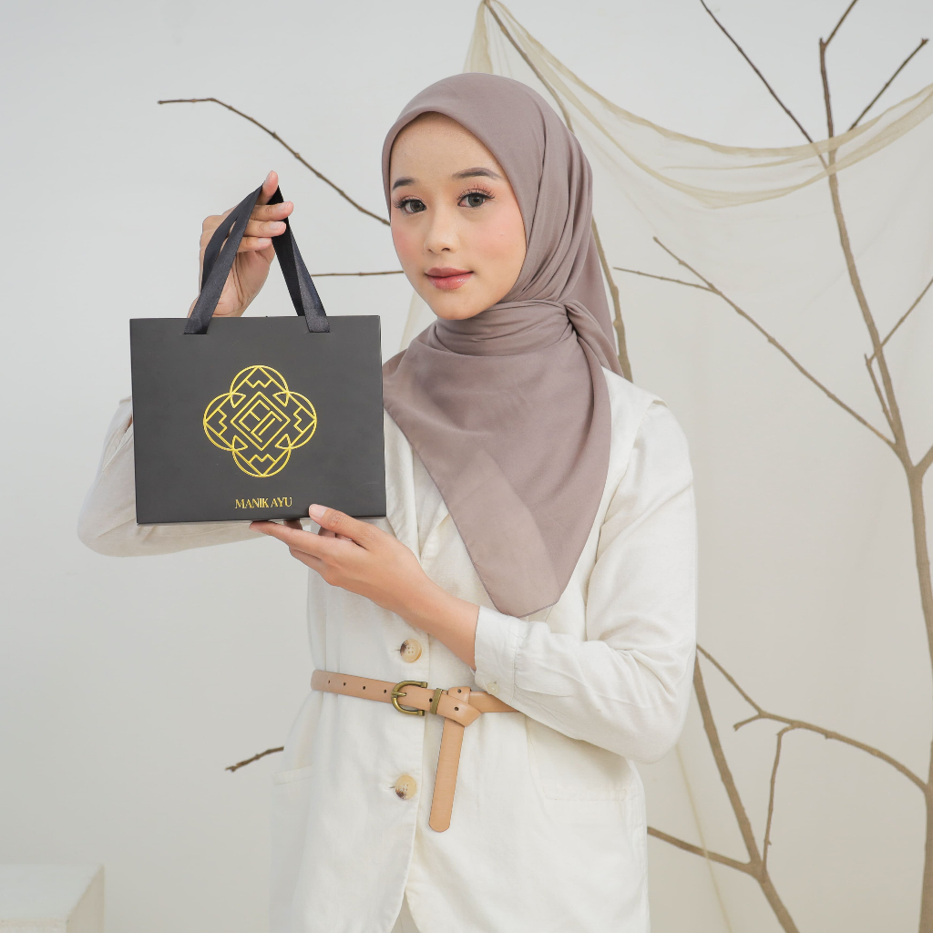 Manik Ayu - Ethereal Stitches - Oakwood - Hijab/Jilbab Segi Empat - Hijab Polos - 115x115 cm