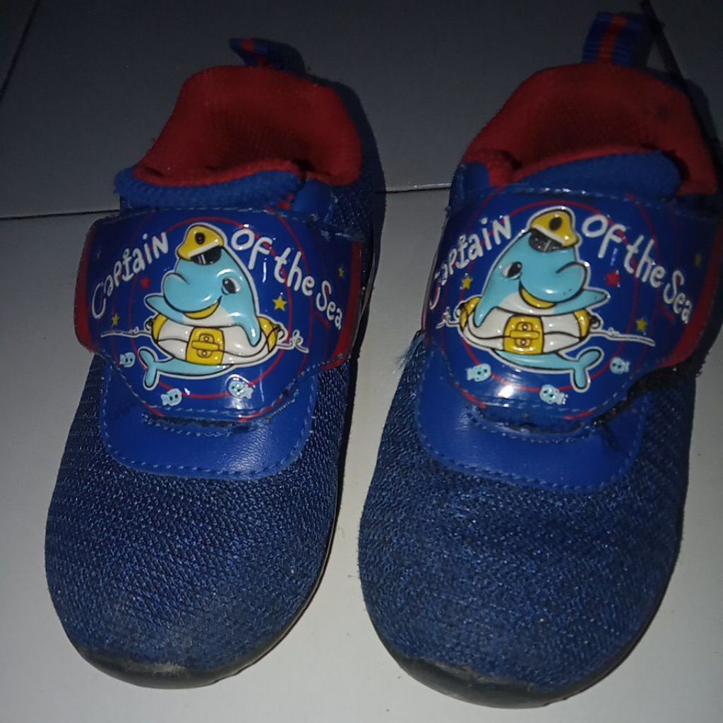 PRELOVED Sepatu gunung sendal  karet anak laki-laki
