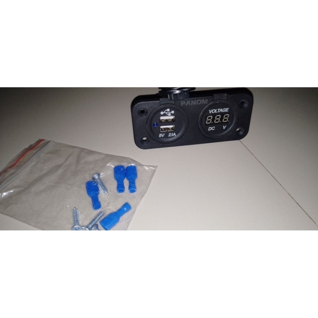 Panel Charger USB Ganda 5V 2.1A + Voltmeter Digital DC 12V untuk Mobil Motor – Barang Bekas