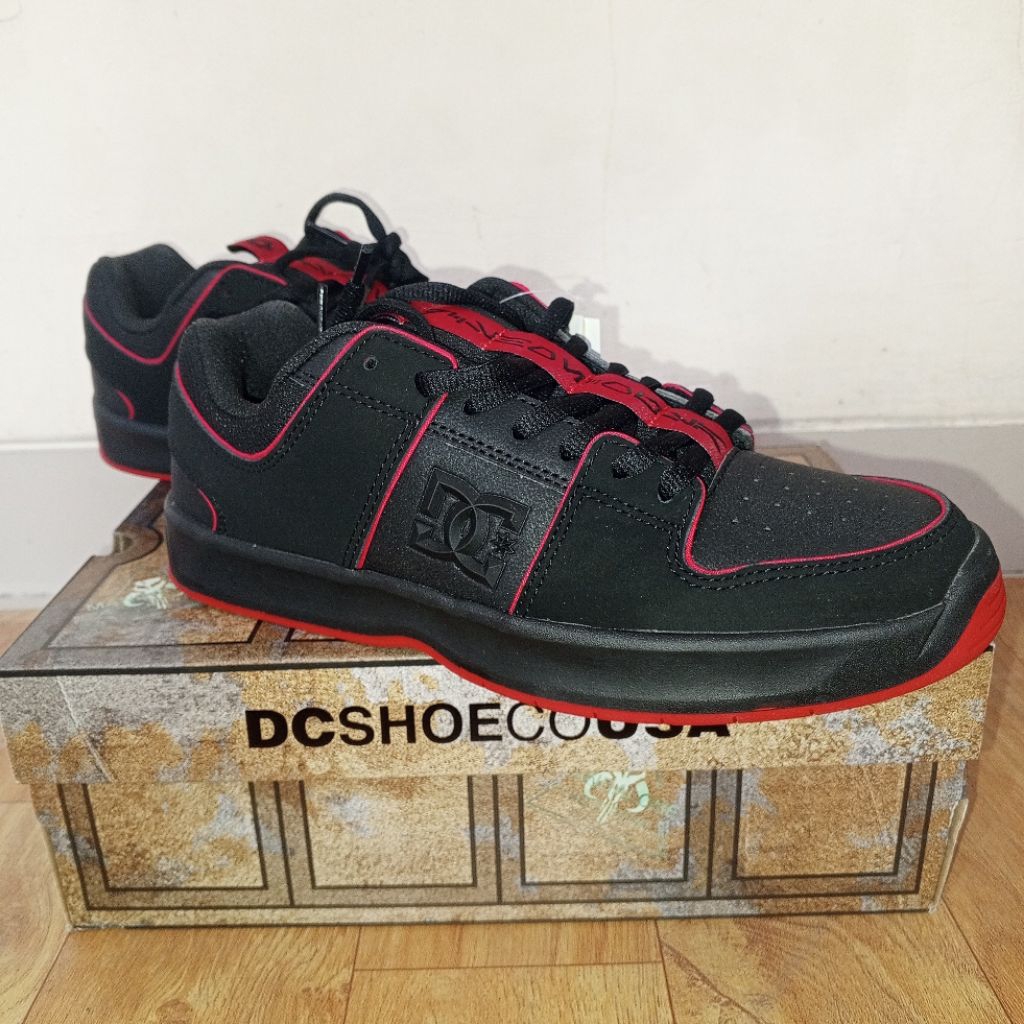 SALE DC SHOES LYNX X STARWARS DART VADER