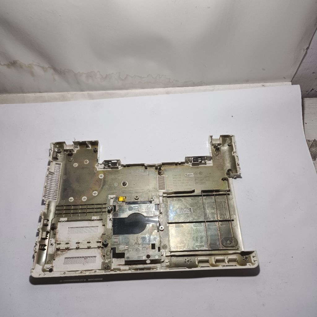 Casing Case Casing Bottom Laptop Samsung NP270 270E 275E NP270E4V NP275E4V