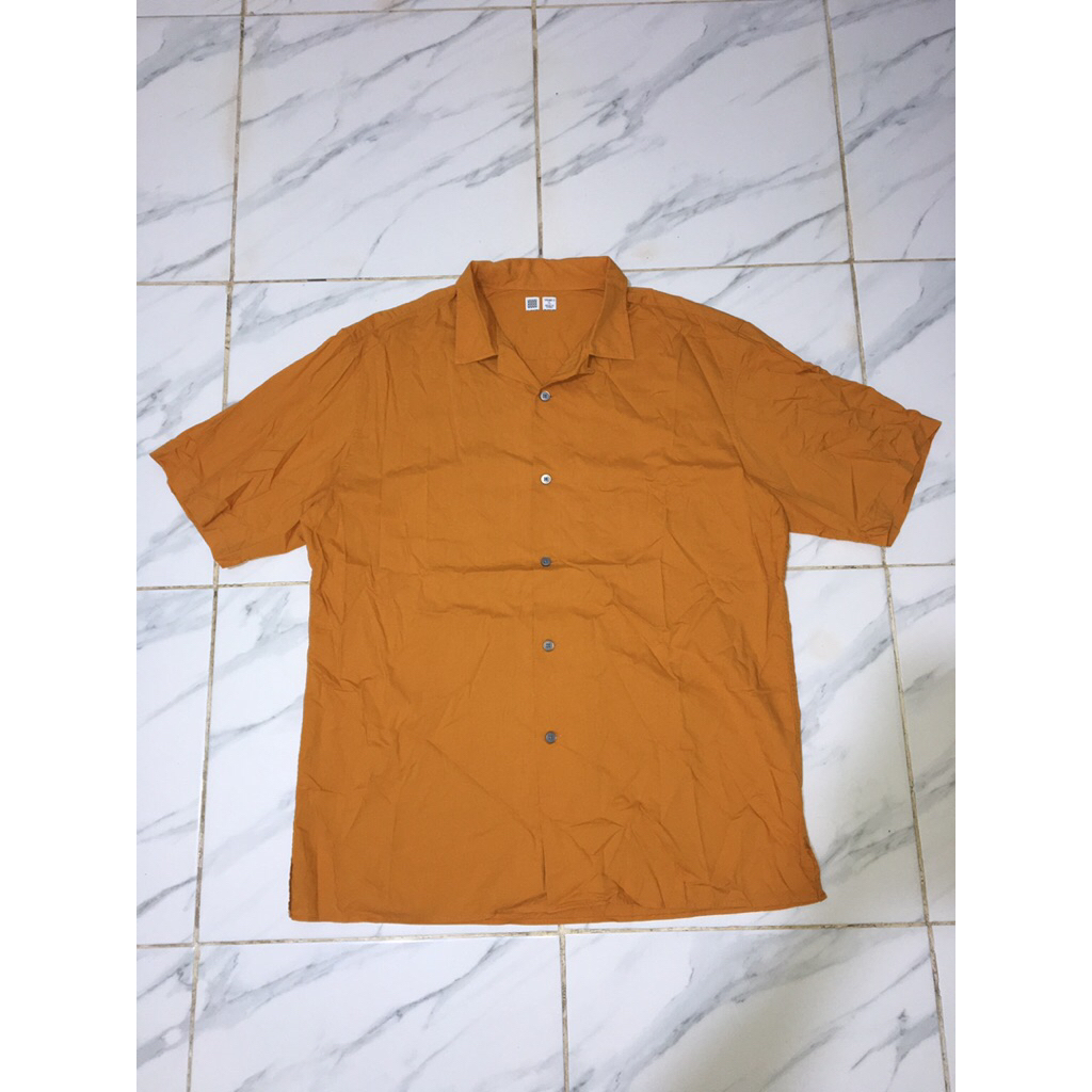 KEMEJA UNIQLO UUU