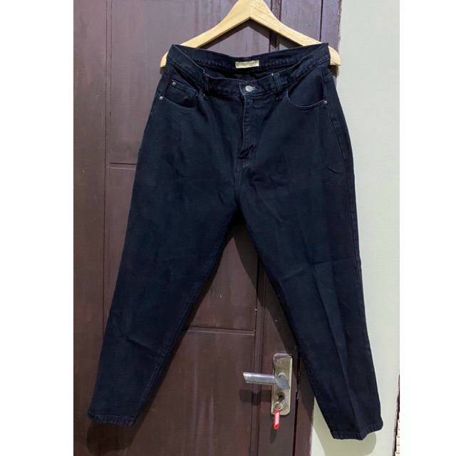 CKEY BOYFRIEND JEANS BLACK [PRELOVED]