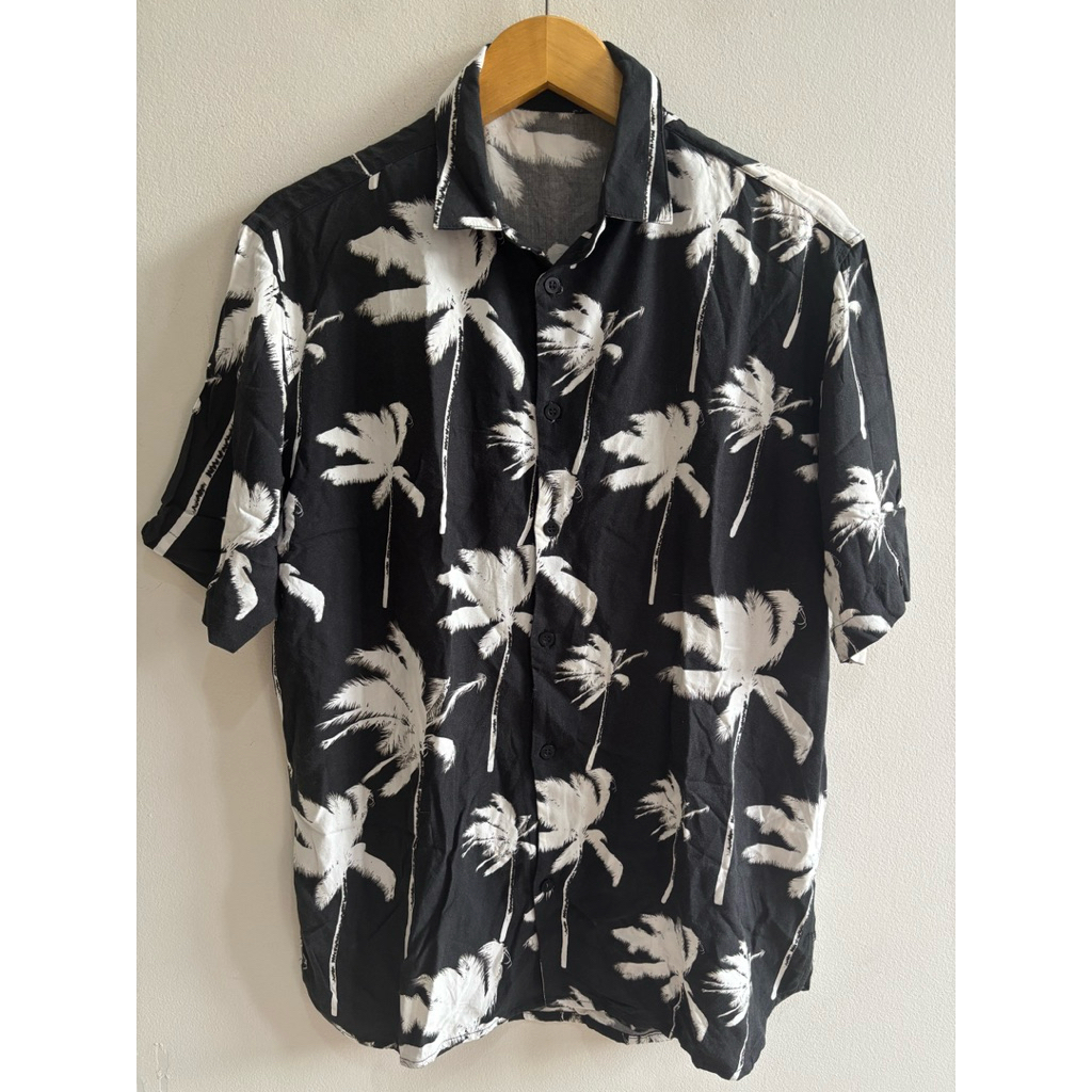 BERSHKA KEMEJA HAWAI PRIA