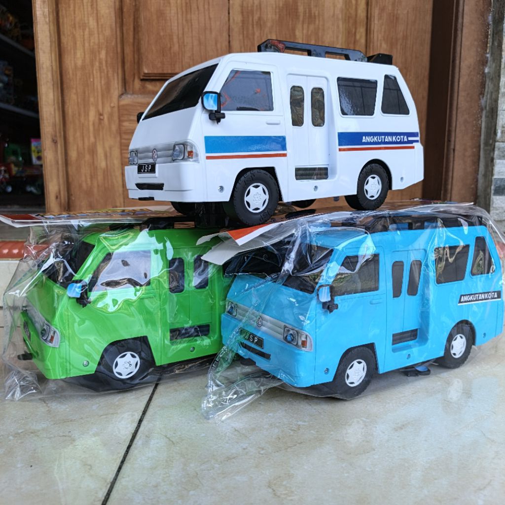 Mainan Miniatur Mobil Angkutan Kota B/O - Mainan Mobil Angkot Bisa Jalan Lampu dan Musik