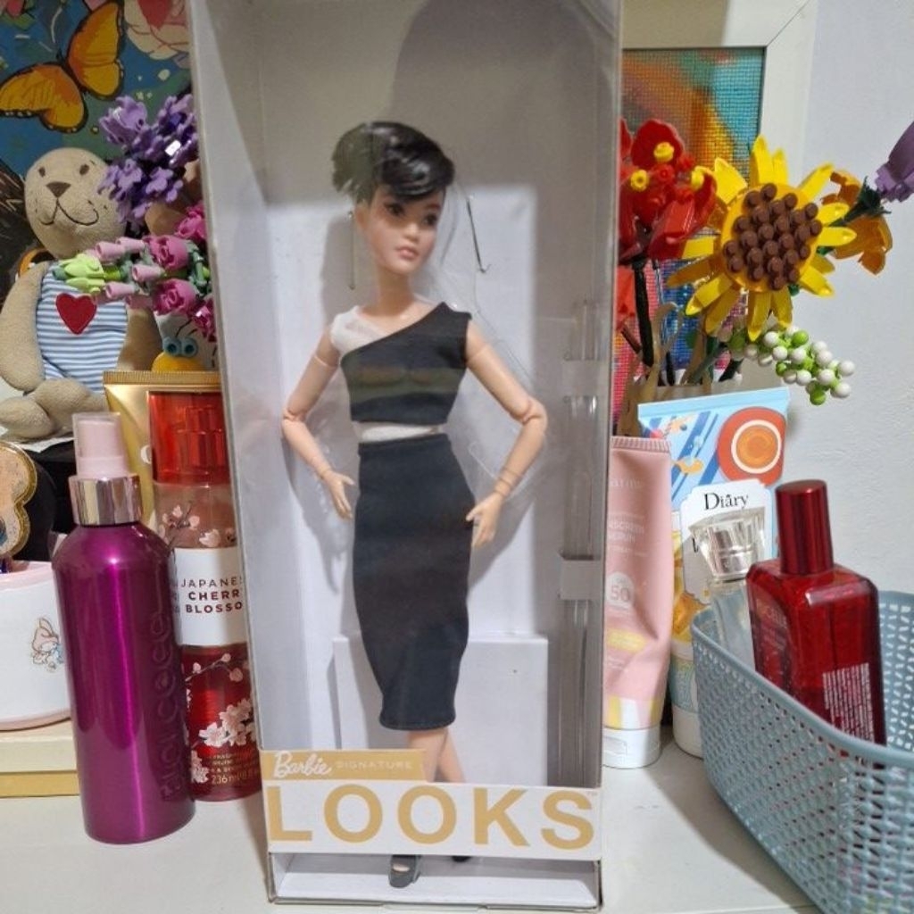 Barbie Looks ORI Mattel.Petite.