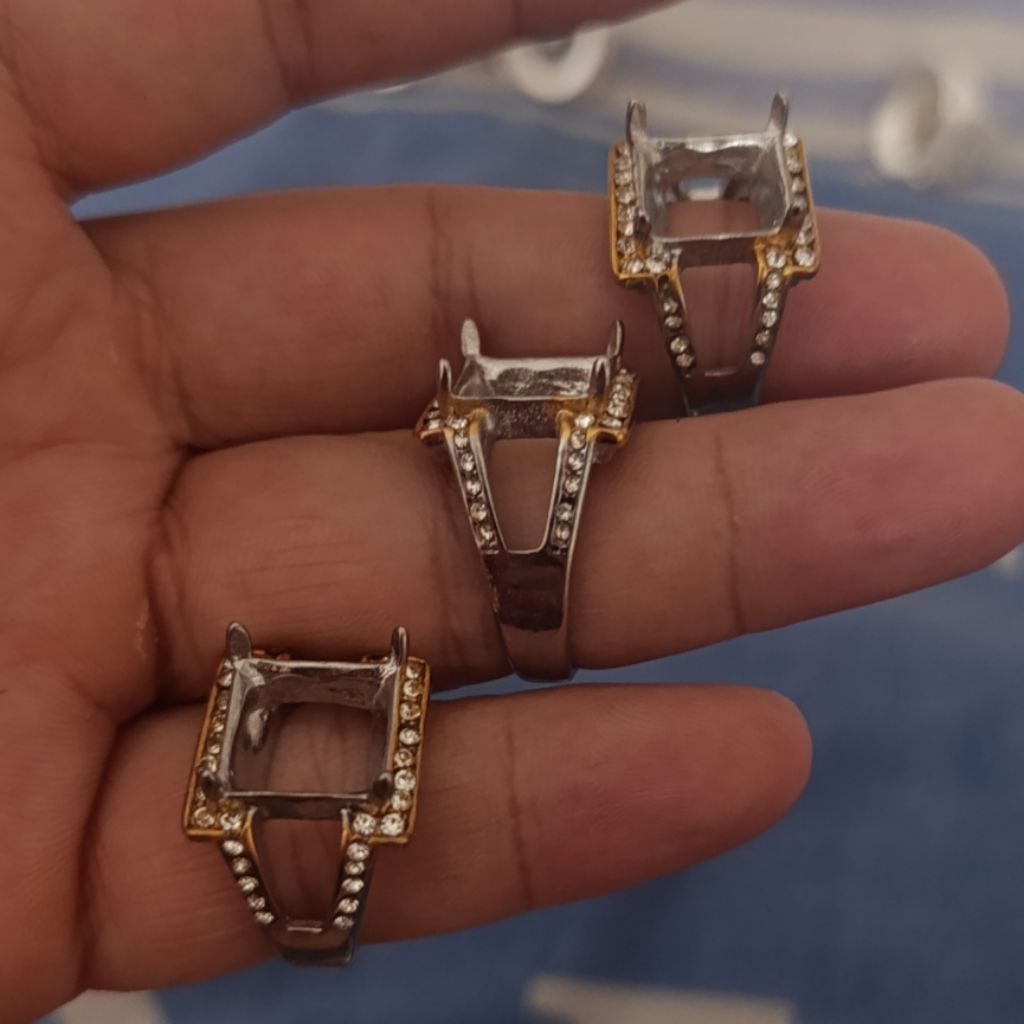 T 08 Emban Cangkang Ring Akik Titanium Kotak model kuku Dim 10x10 mm