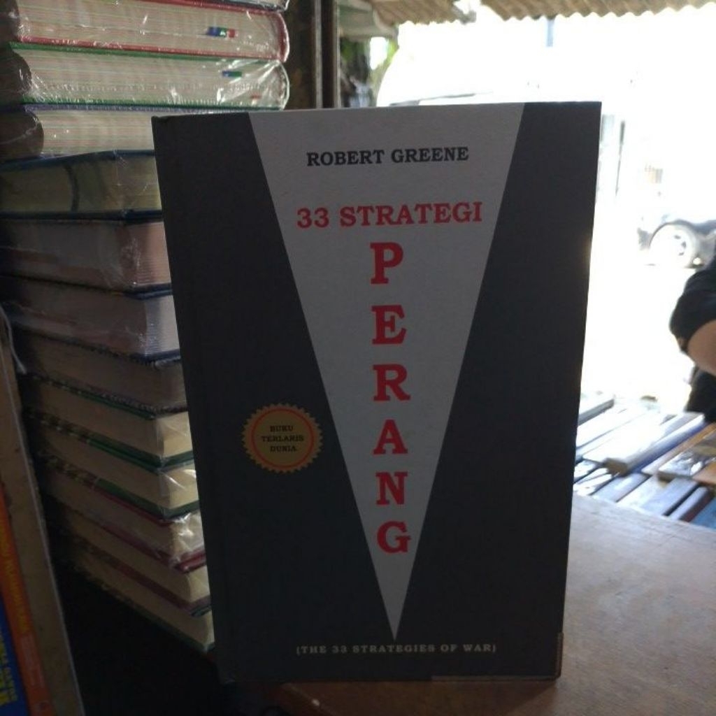 Buku 33 STRATEGI PERANG (THE 33 STRATRGIES OF WAR)