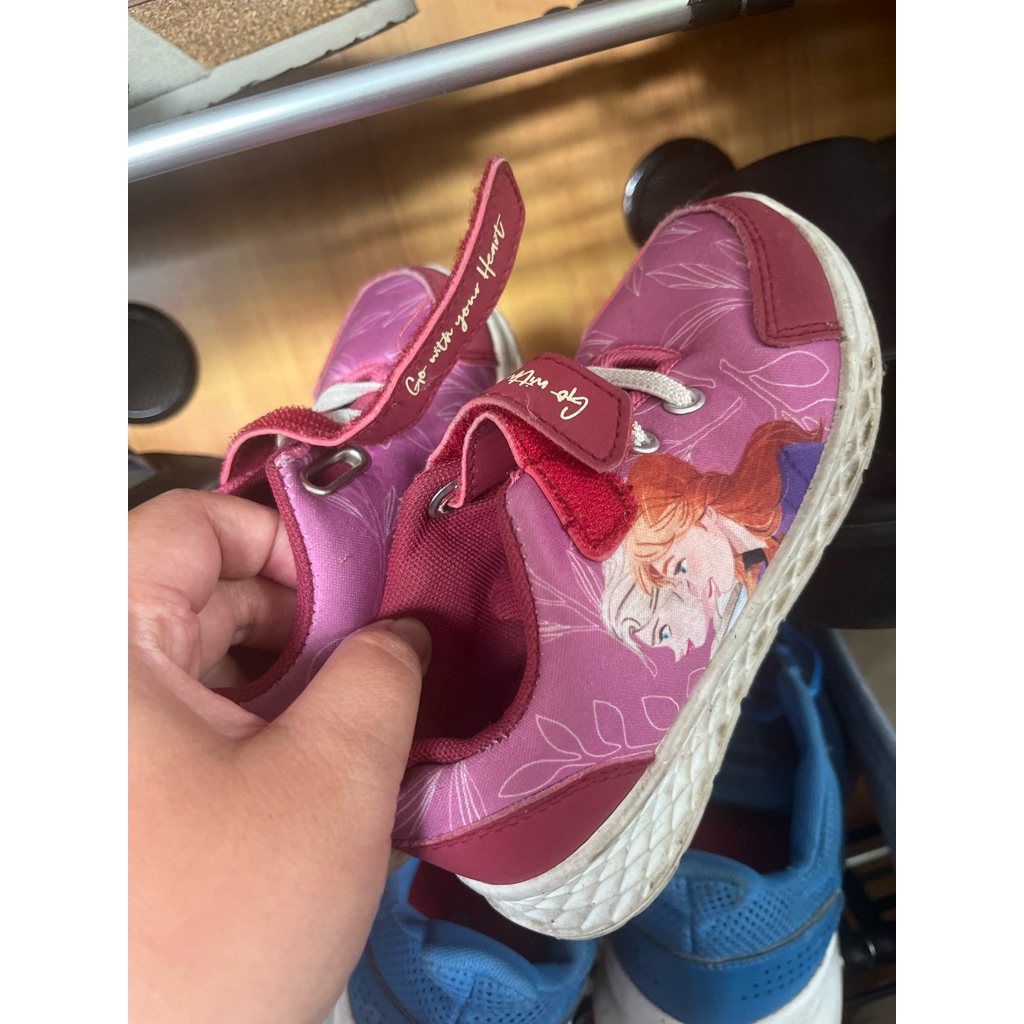 disney sepatu frozen