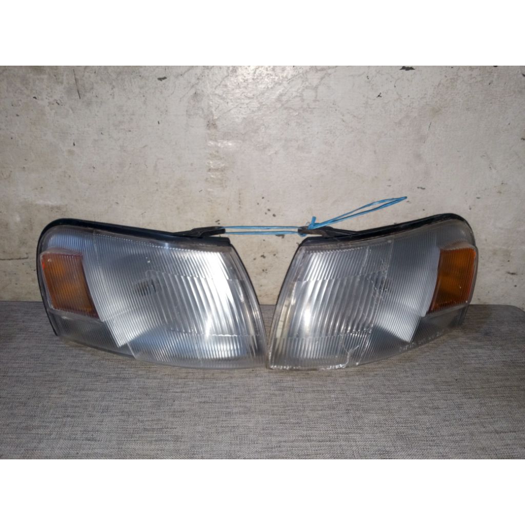 lampu sein Corolla great original koito