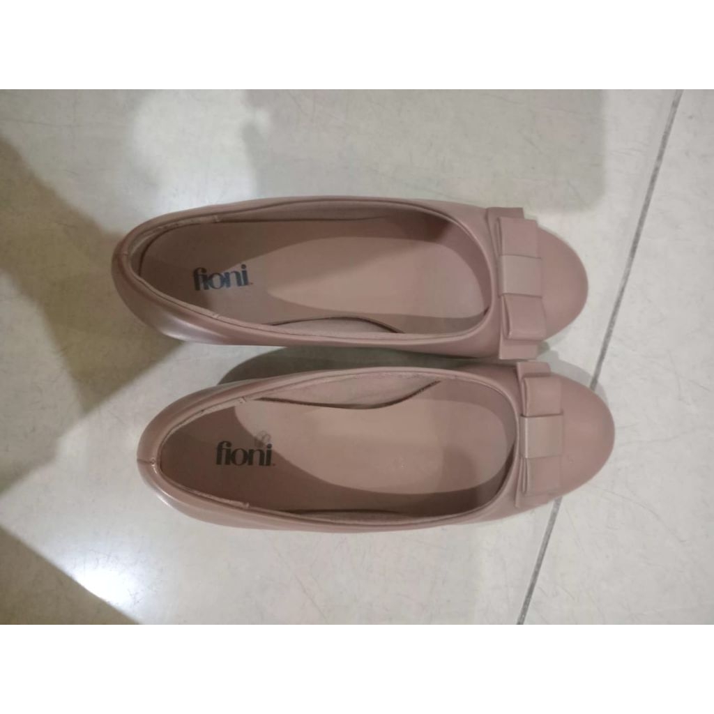 preloved sepatu fioni payless