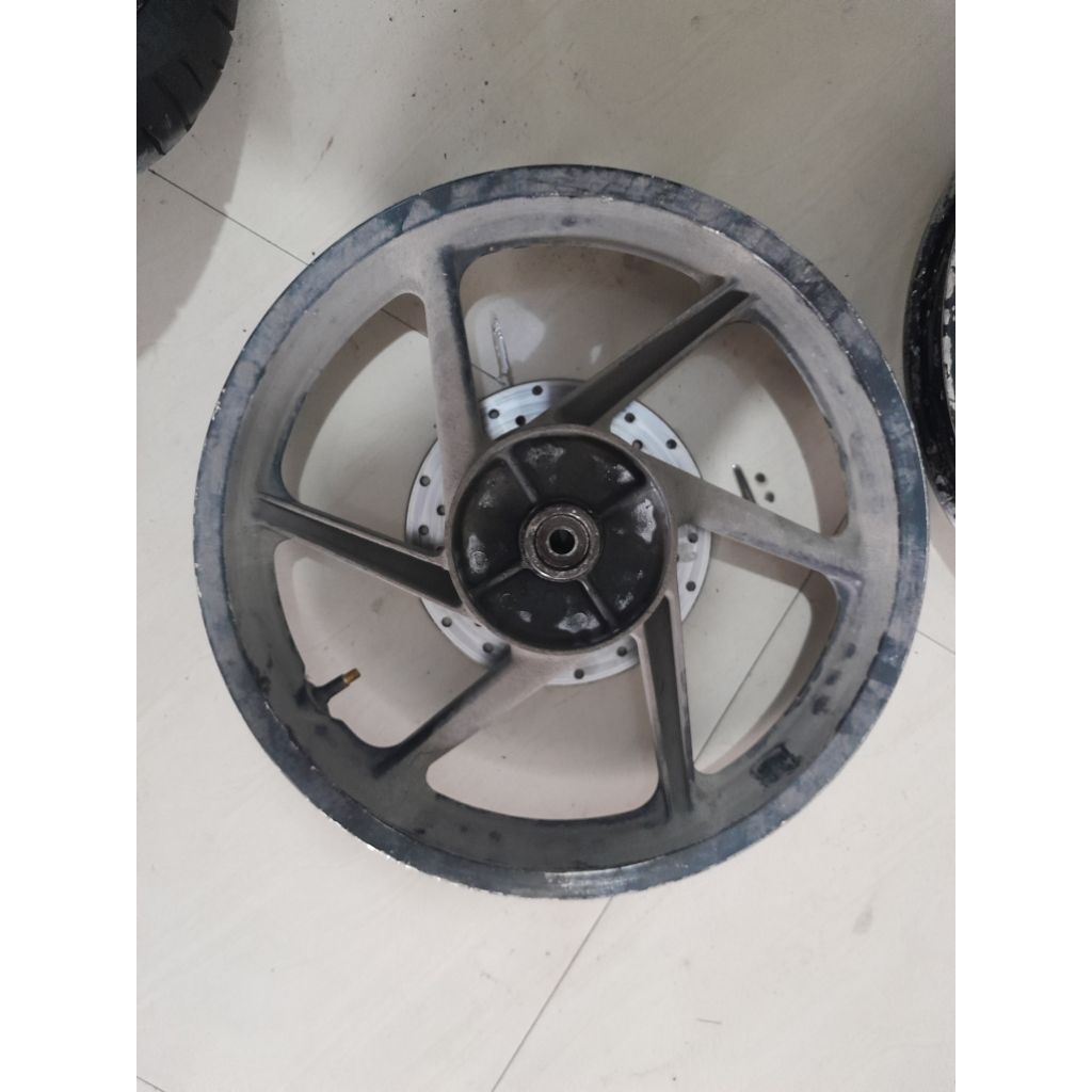 velg pulsar 220 copotan original velg normal minus cat pudar