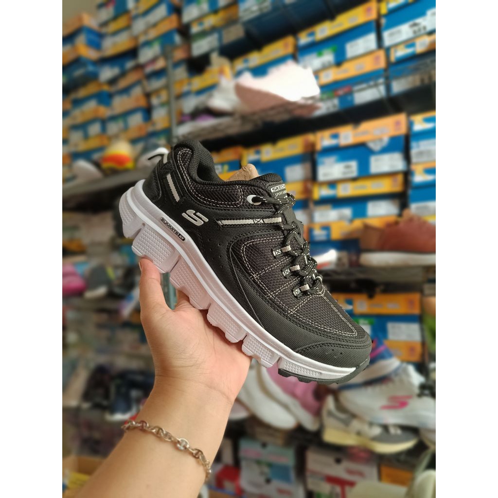 SKECHERS SPORT ADVENTURE SUMMITS AT WOMAN Outdoor