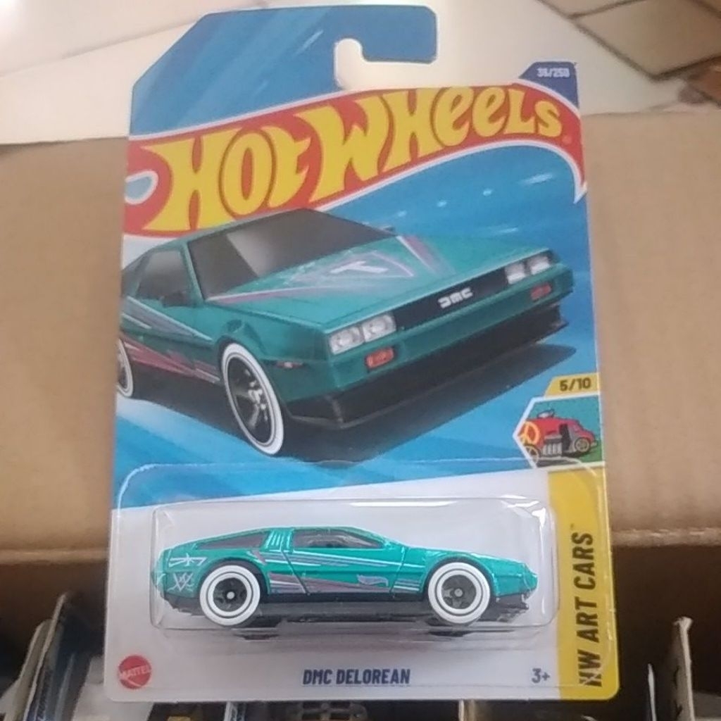 Hotwheels dmc delorean hw art cars