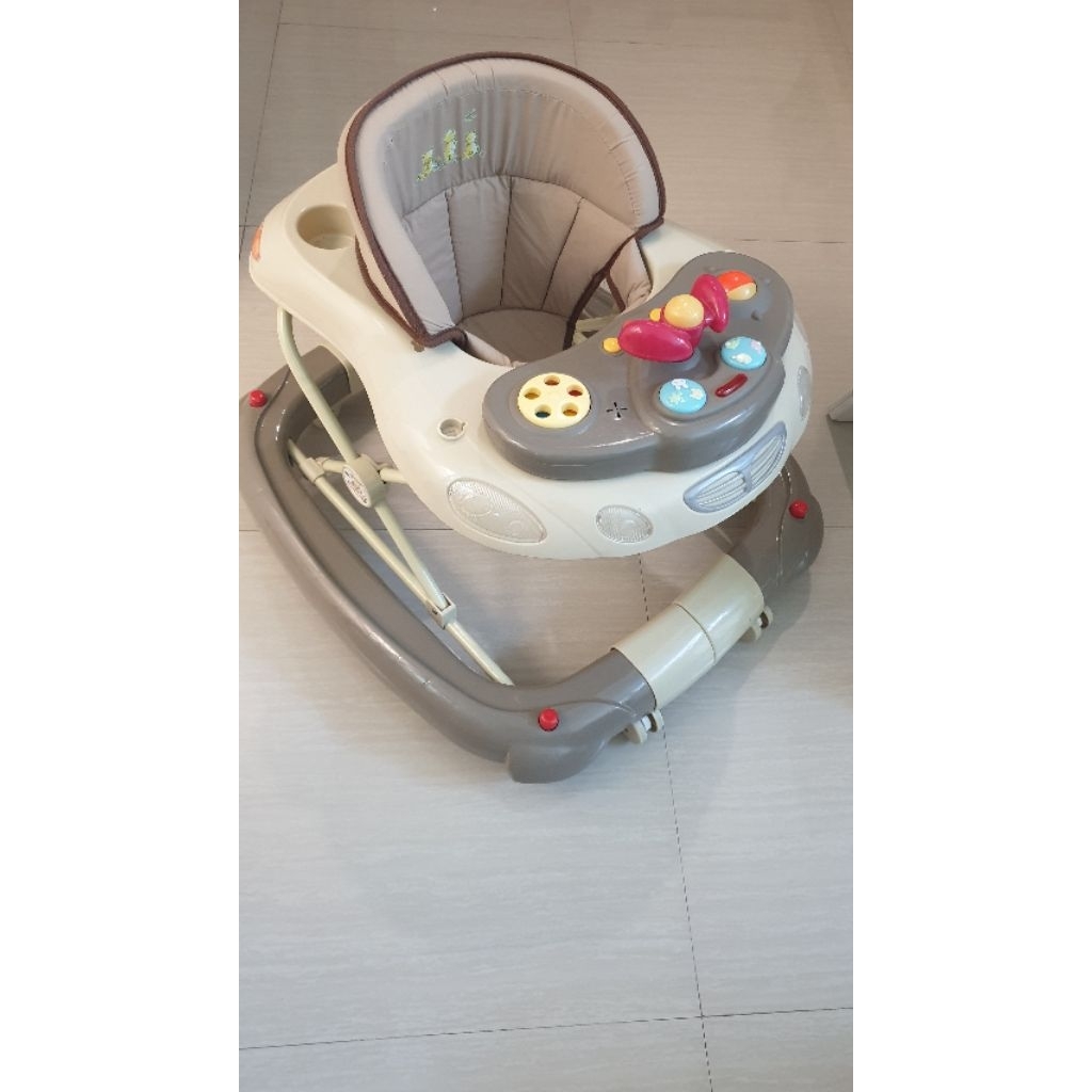 Baby Walker |  Baby Does walker