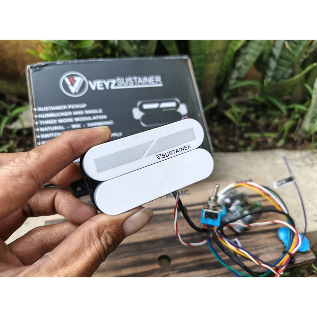 Pickup Gitar Veyz Sustainer Sustainiac White Cover