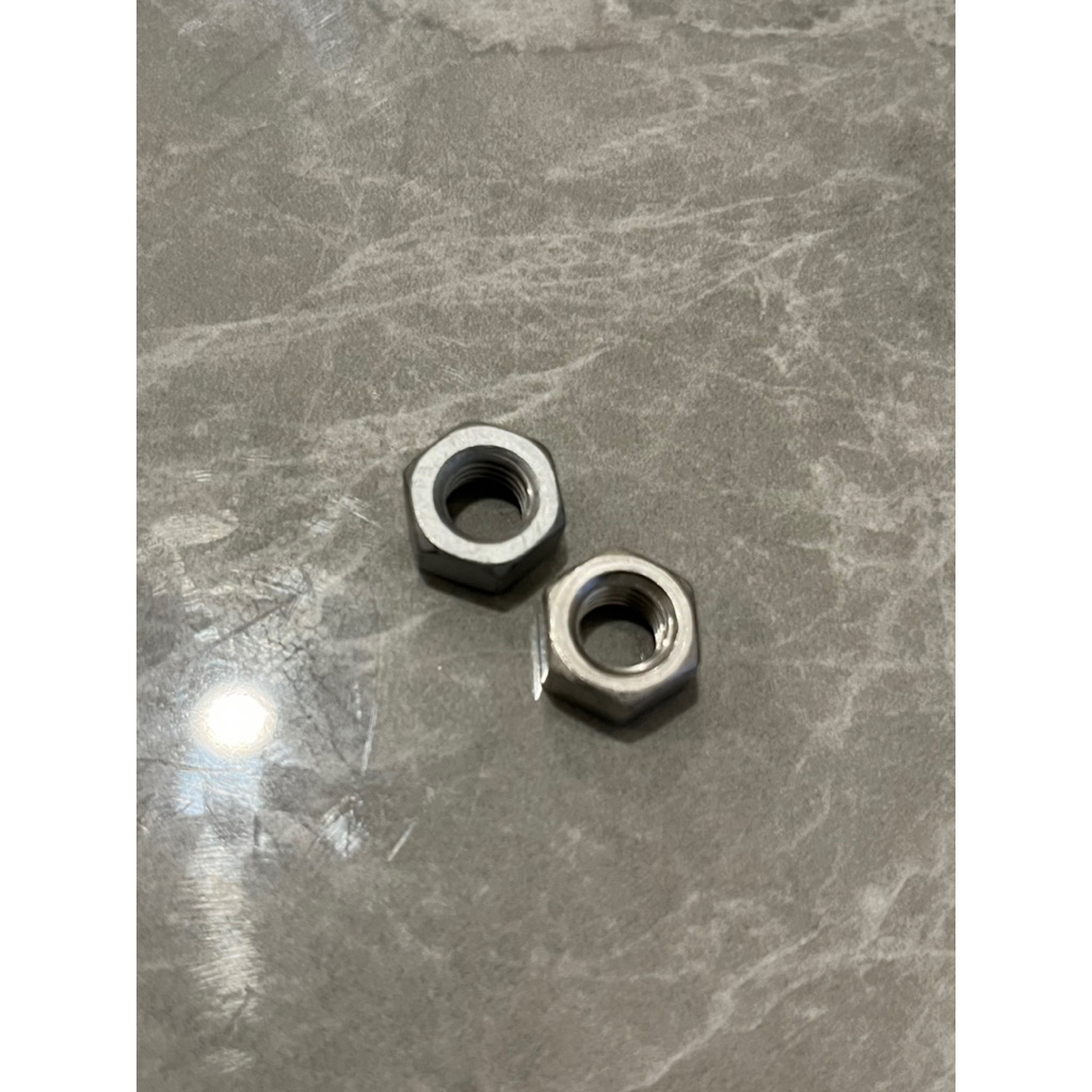 Baut ukuran kunci pas 13 ukuran lubang untuk baut M8. Stainles mur hex nut m8 kunci 13