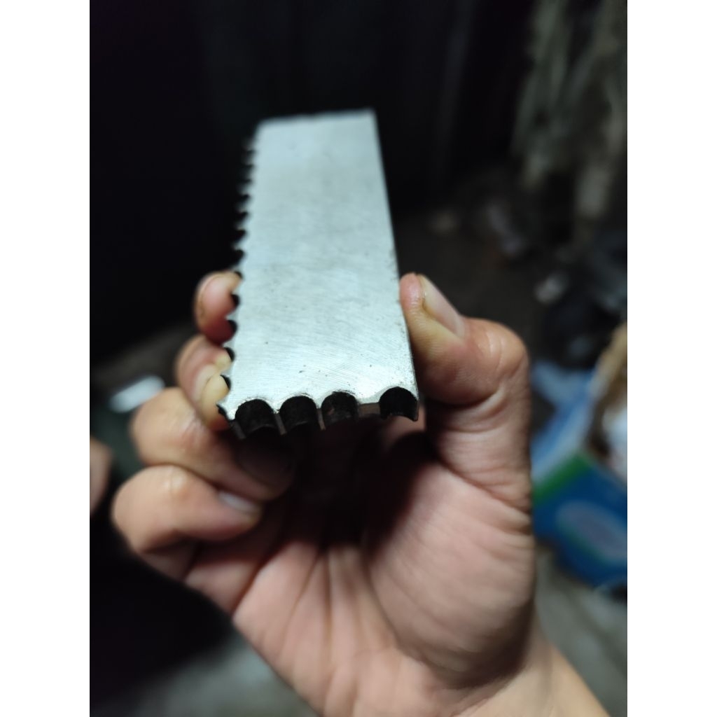 plat skd 11 baja bahan pisau