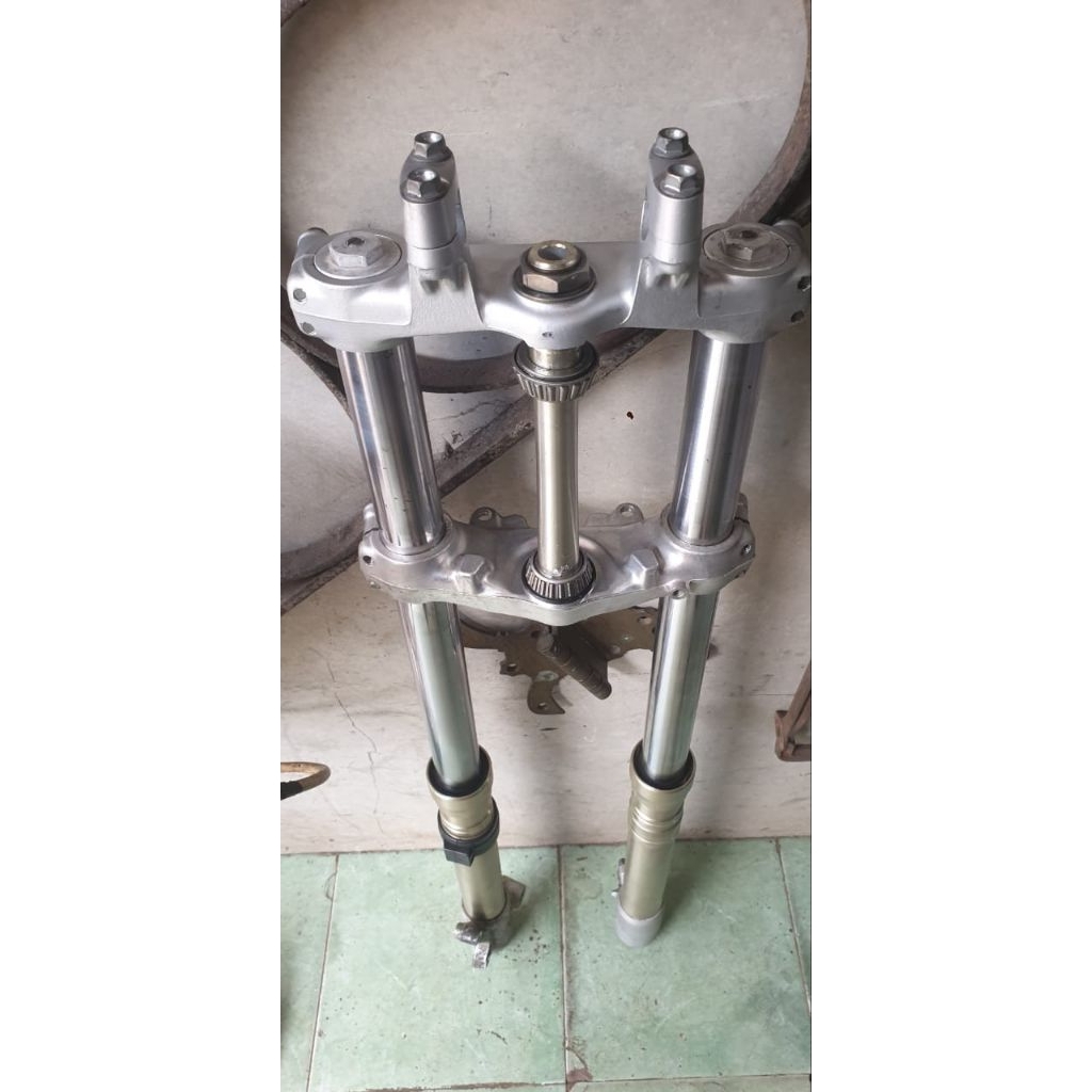 shock depan tele honda xr250